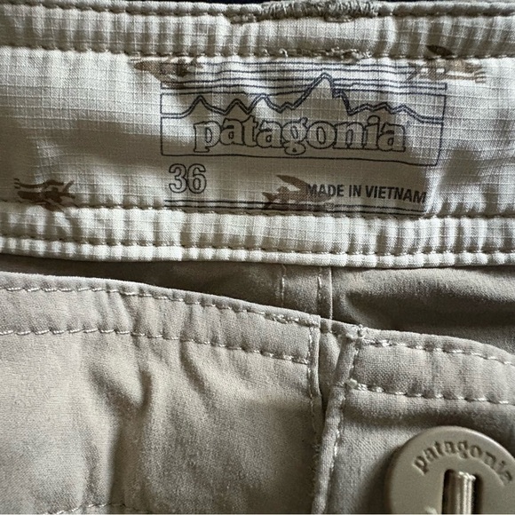 Patagonia Tan Flat Front Shorts Lightweight Casual Wear - Picture 3 of 6
